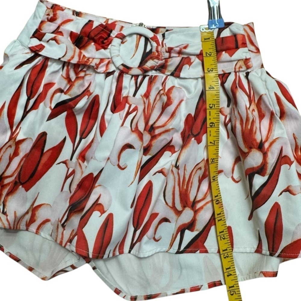 Fashion Nova.   Red and White Floral Set - Picture 7 of 10